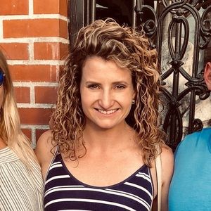 Meet your Posher, Lauren